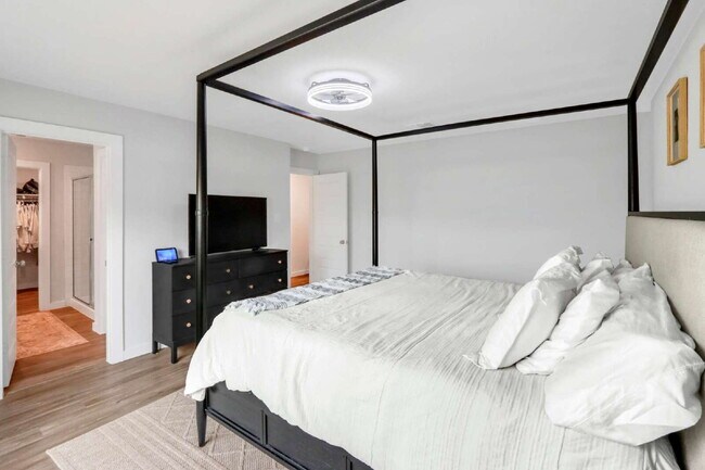 Building Photo - "Charming 4-Bedroom Sanctuary with 2.5 Baths in San Antonio – Spacious 2,097 Sq Ft Home available...