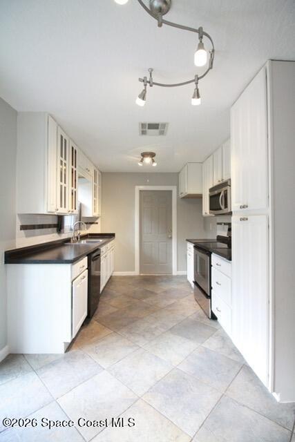 Building Photo - 3325 Elizabeth St