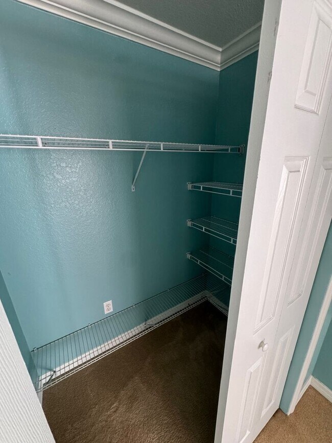 Building Photo - Must see! 2 bed / 3 bath townhouse in Palmetto