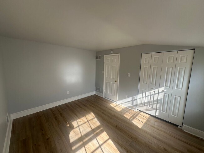 Building Photo - 32_513