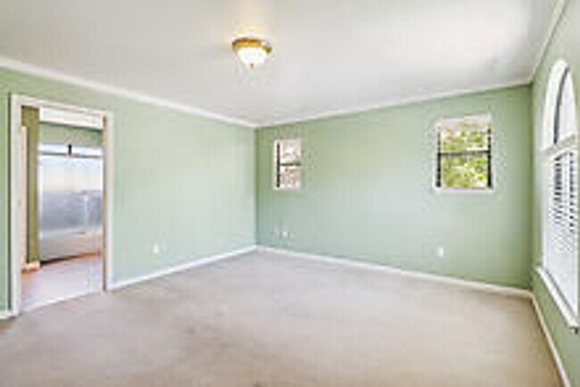 Building Photo - Beautiful 3 Bedroom Home-$750.00 Off 1st M...