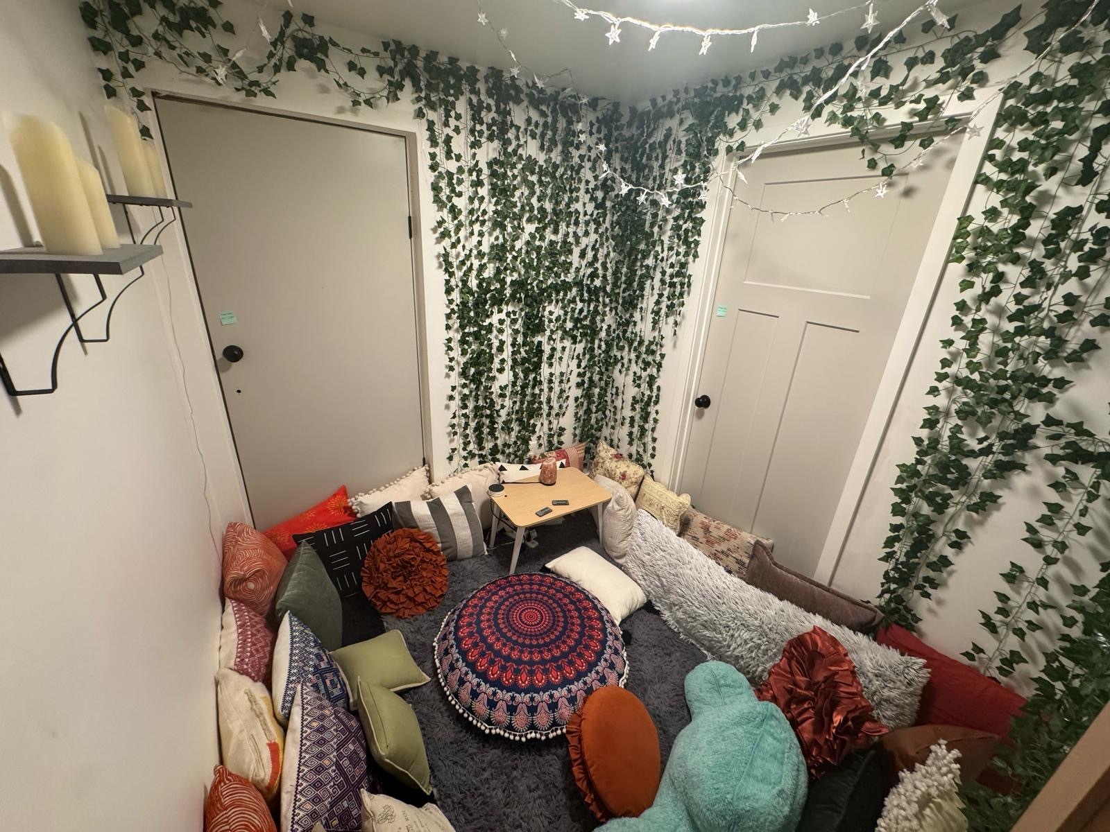Secret Reading Room - 922 E 400 N