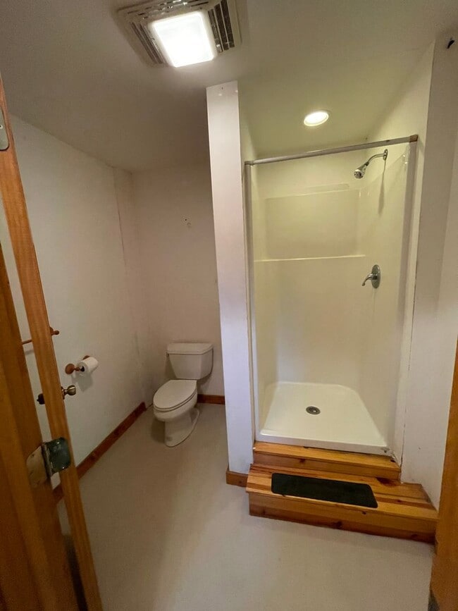 Building Photo - 504 Stuart Williams Rd