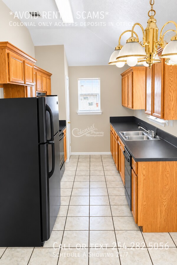 Building Photo - 3004 Levy Ln