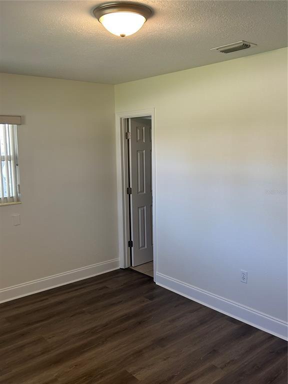 Building Photo - 4601 W Oakellar Ave