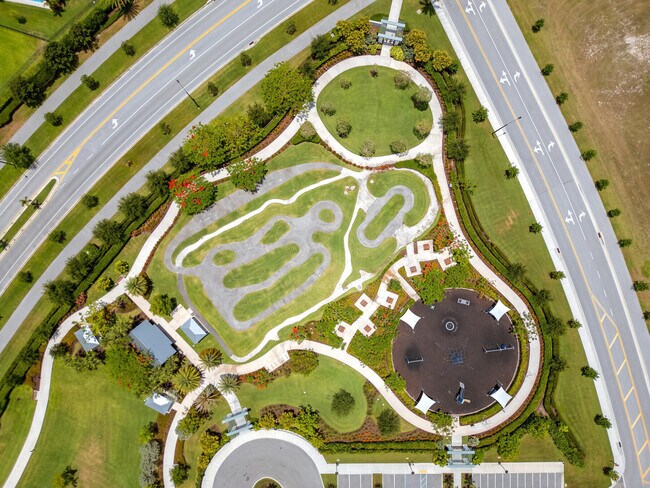 Building Photo - 16330 Oakview Dr