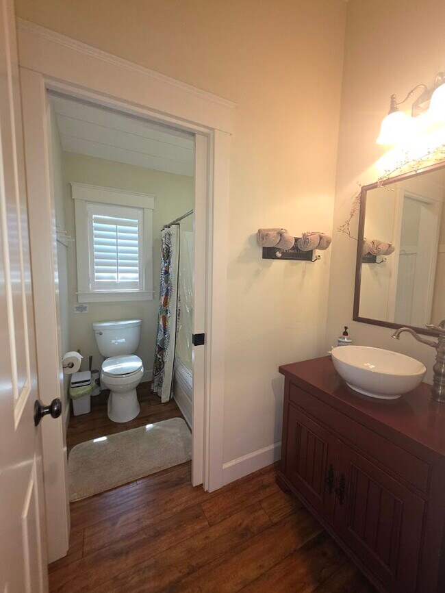 Building Photo - 2264 Grahn Dr
