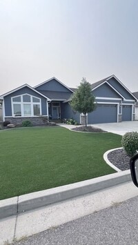 Building Photo - NEW LISTING! Latah Valley 3 bed/2 bath mus...