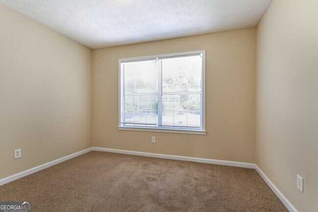 Building Photo - 1075 Omaha Dr