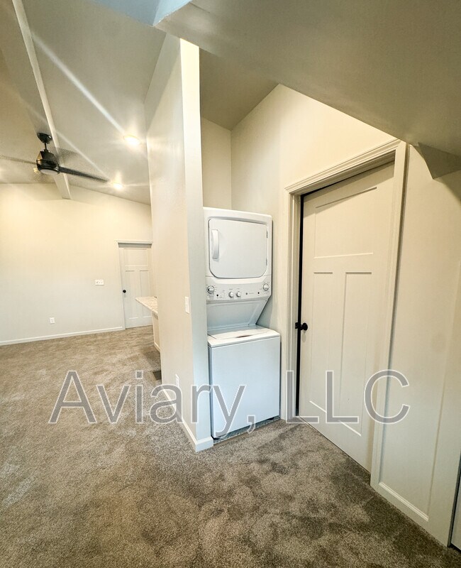 Building Photo - 202 W Madison Ave