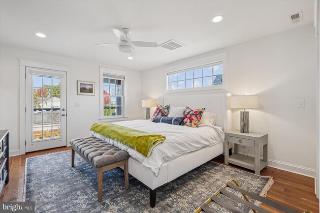 Building Photo - 215 E Chew Ave