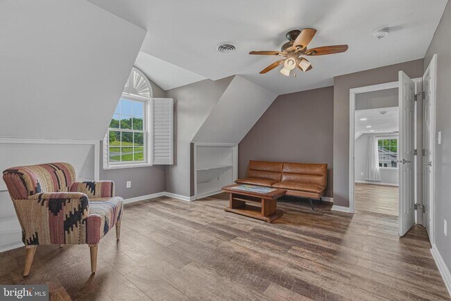 Building Photo - 40923 Browns Ln