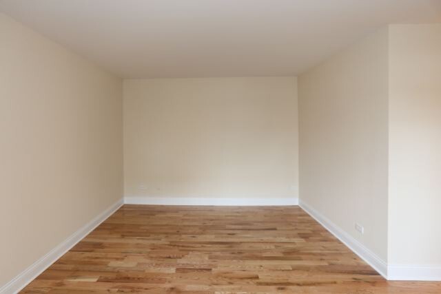 Building Photo - 558 W Arlington Pl