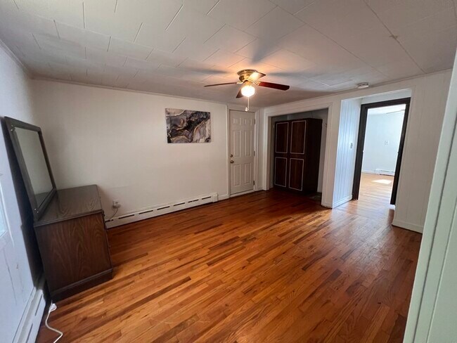 Building Photo - 63A Lakeside Ave