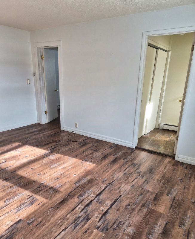 Building Photo - 212 Sycamore St