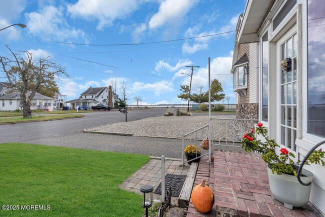 Building Photo - 228 Fischer Blvd