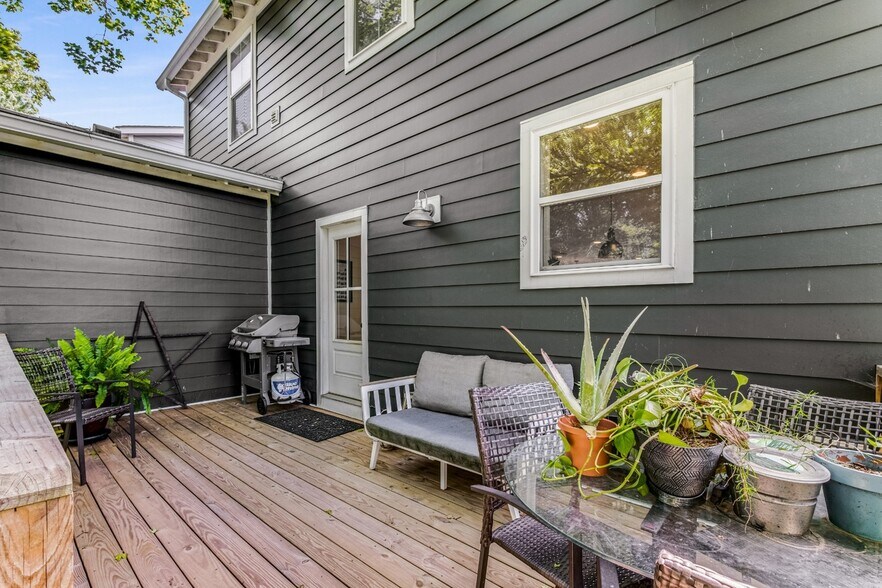 Building Photo - 3509A Sanford Ave