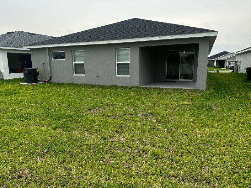 Building Photo - 1065 SILAS St