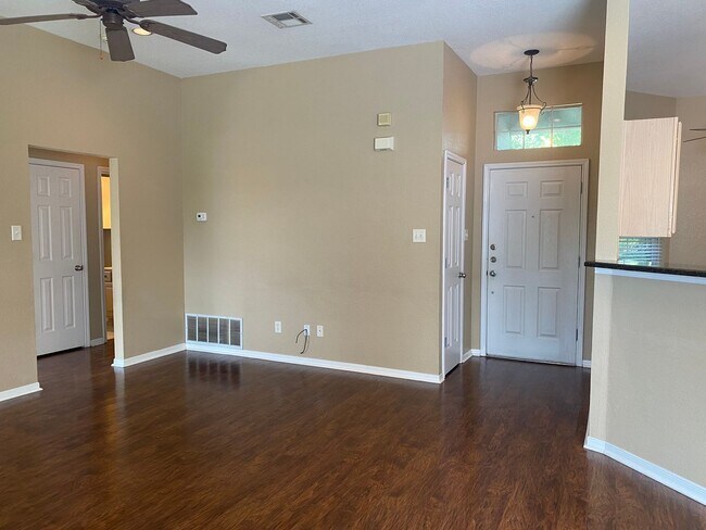 Building Photo - 4 BEDROOM BELTON ISD