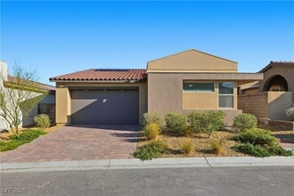 Building Photo - 9958 Valley St