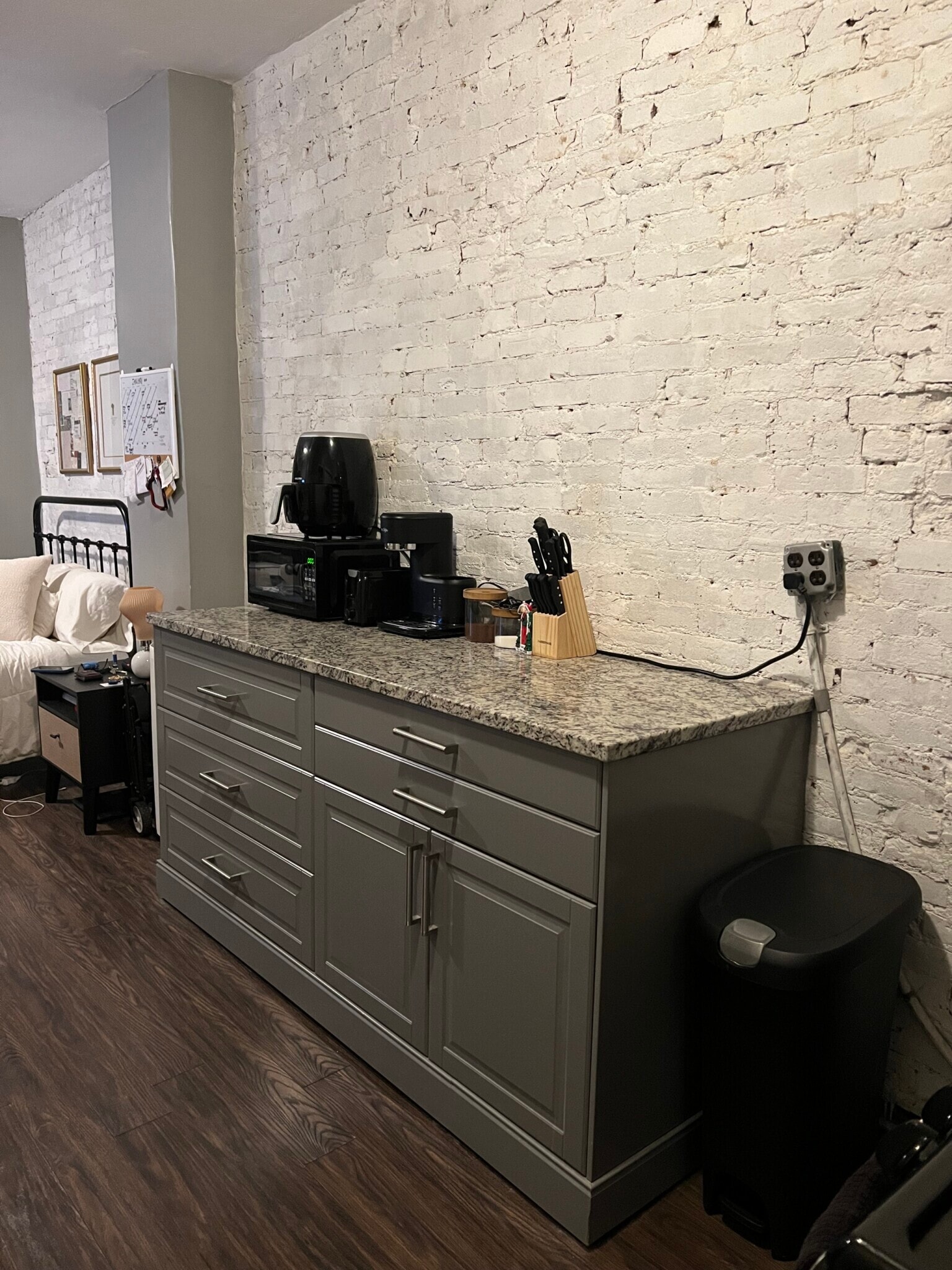 Building Photo - 47 Joy St