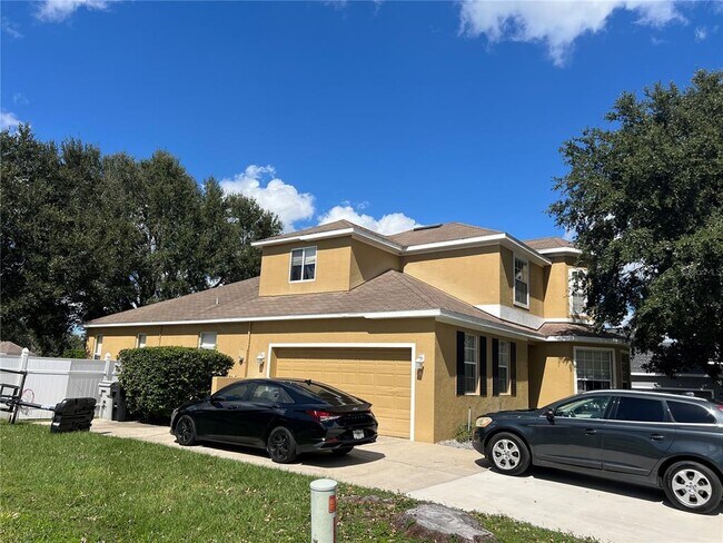 Building Photo - 554 Hiawatha Palm Pl