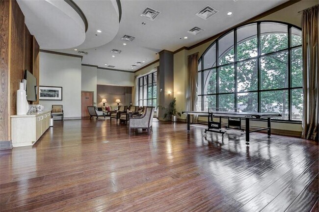 Building Photo - 3040 Peachtree Rd