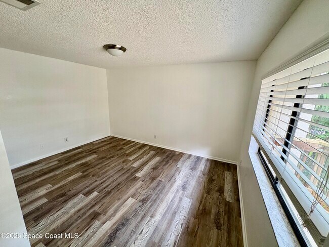 Building Photo - 8789 Live Oak Ct