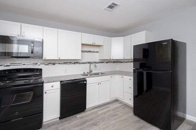 Building Photo - Live Better for Less – Updated 2BR Apartment in Benton, AR!