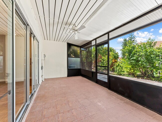 Building Photo - 2226 Nova Village Dr