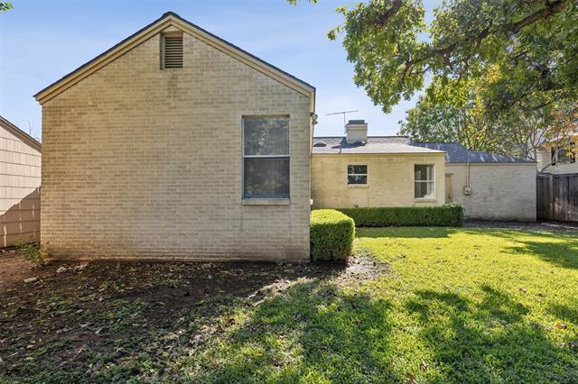 Building Photo - 3726 Westcliff Rd S