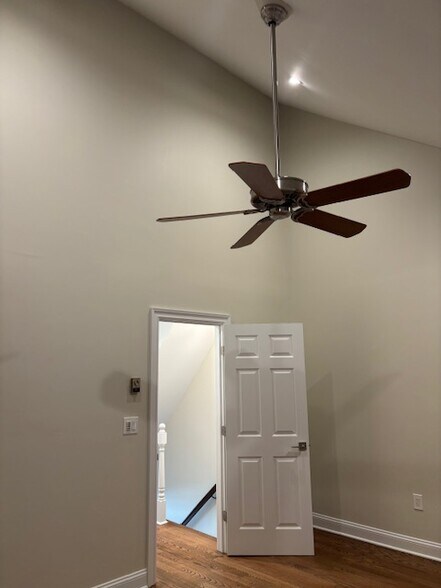 Guest Bedroom - 15 River Rd