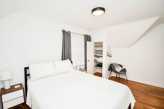 Building Photo - Cozy & Fully Furnished 1-Bedroom Near Sanf...