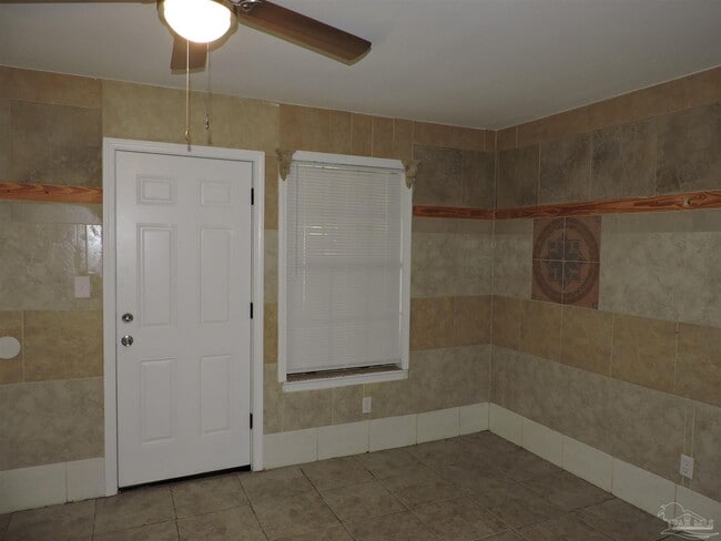 Building Photo - 1327 Jasma Ln
