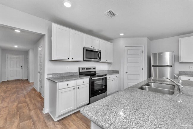 Building Photo - 5631 Guinevere Ln
