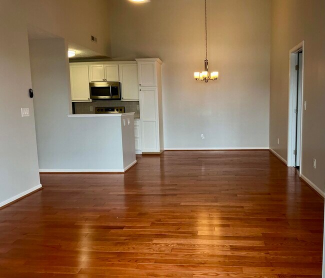 Building Photo - 135 Dale Hollow Dr