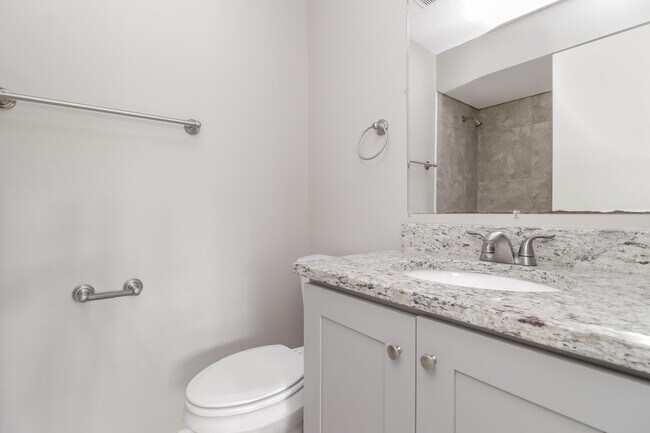 Building Photo - 431 Tropicaire Ave SW