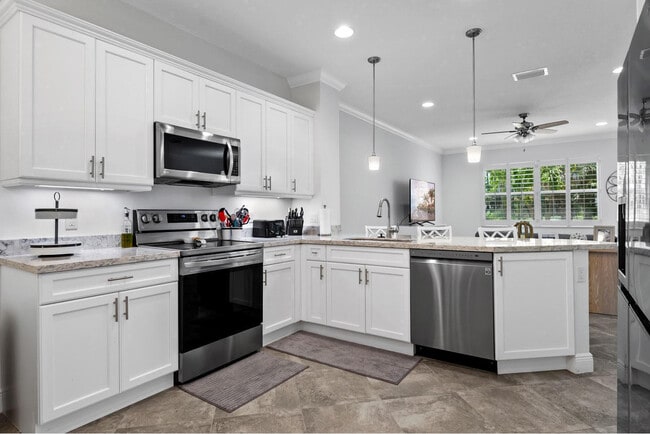 Building Photo - 15848 Italian Cypress Wy