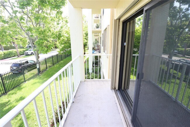 Building Photo - 9301 SW 92nd Ave