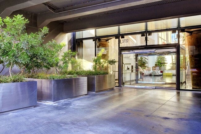 Building Photo - 3726 S Las Vegas Blvd