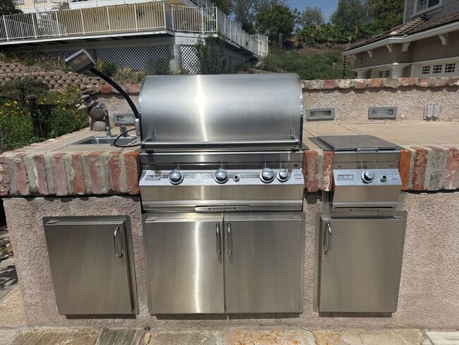 Building Photo - Pet-Friendly Hillside 4BR Home with New Flooring | Newbury Park