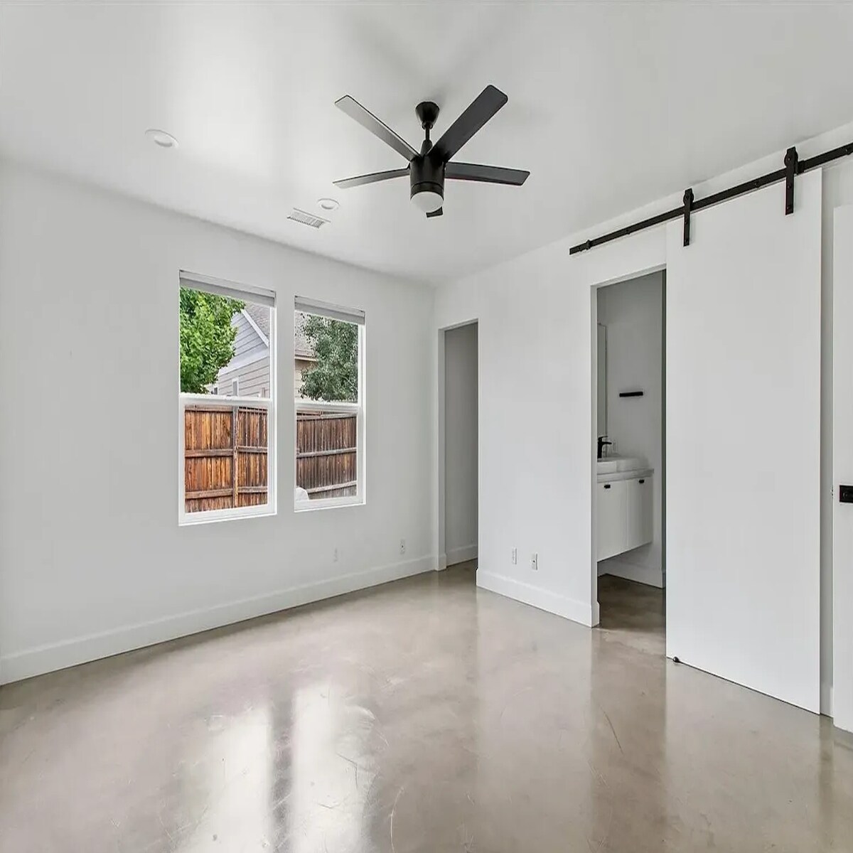 Building Photo - 5560 Kalispell St