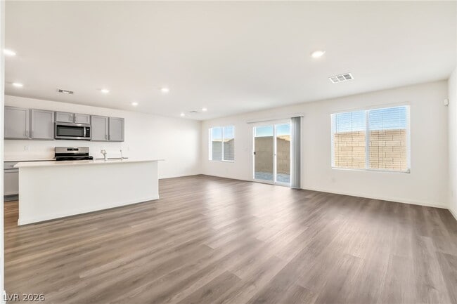 Building Photo - 3426 La Cura Ave