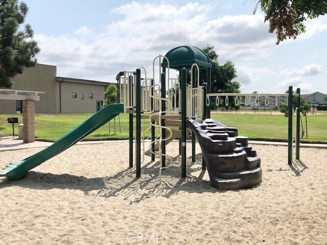 Building Photo - 2 Bloomdale