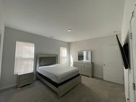 Building Photo - 2606 Middle Ave