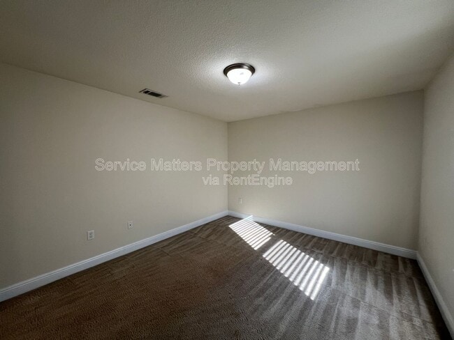 Building Photo - 7037 Season Dr