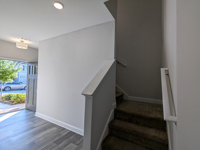 Building Photo - 529 Omnia Ridge Way