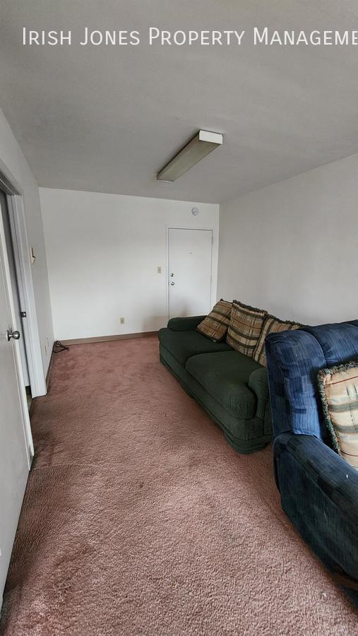 Building Photo - 1715 Pine Ave