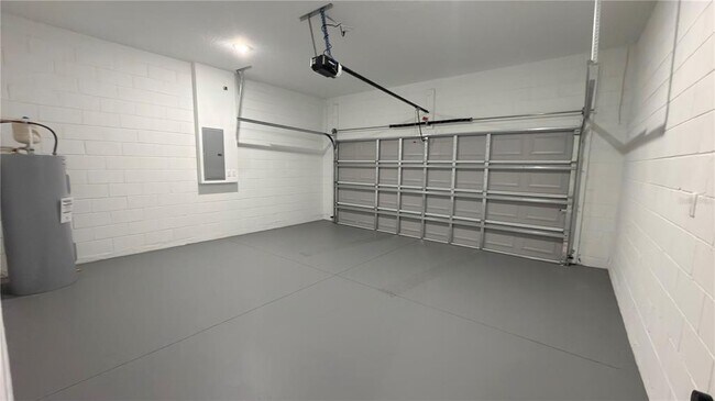Building Photo - 7250 N Freeport Cir