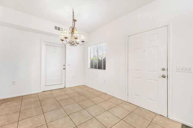 Building Photo - Spacious single-level, first-floor unit featuring 3 bedrooms and 2 bathrooms.